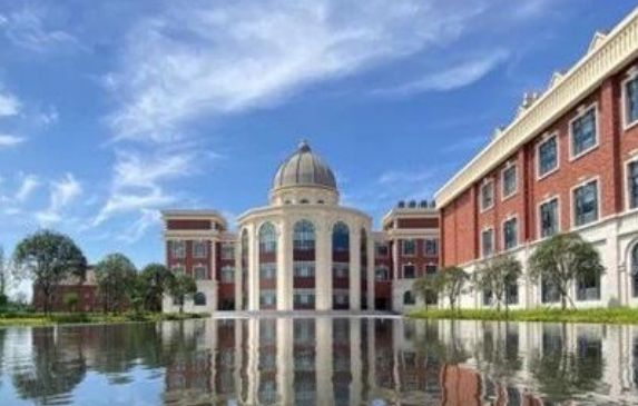 成都墨爾文學校2024-25年學費標準是多少？