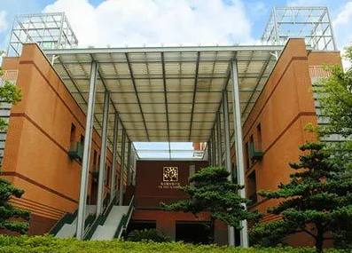 2023年上海民辦包玉剛實驗學校學費是多少？